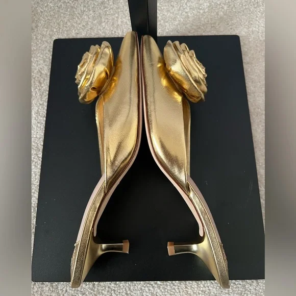 Jennifer Sumko by Antonio Melani Gold Kitten Heels - Picture 3 of 5